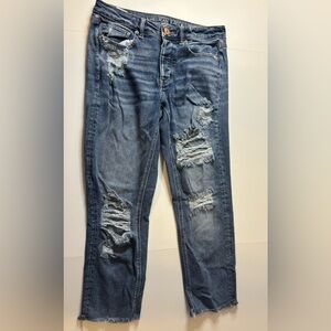 American Eagle Outfitter’s distressed Tomgirl midrise jeans size 6